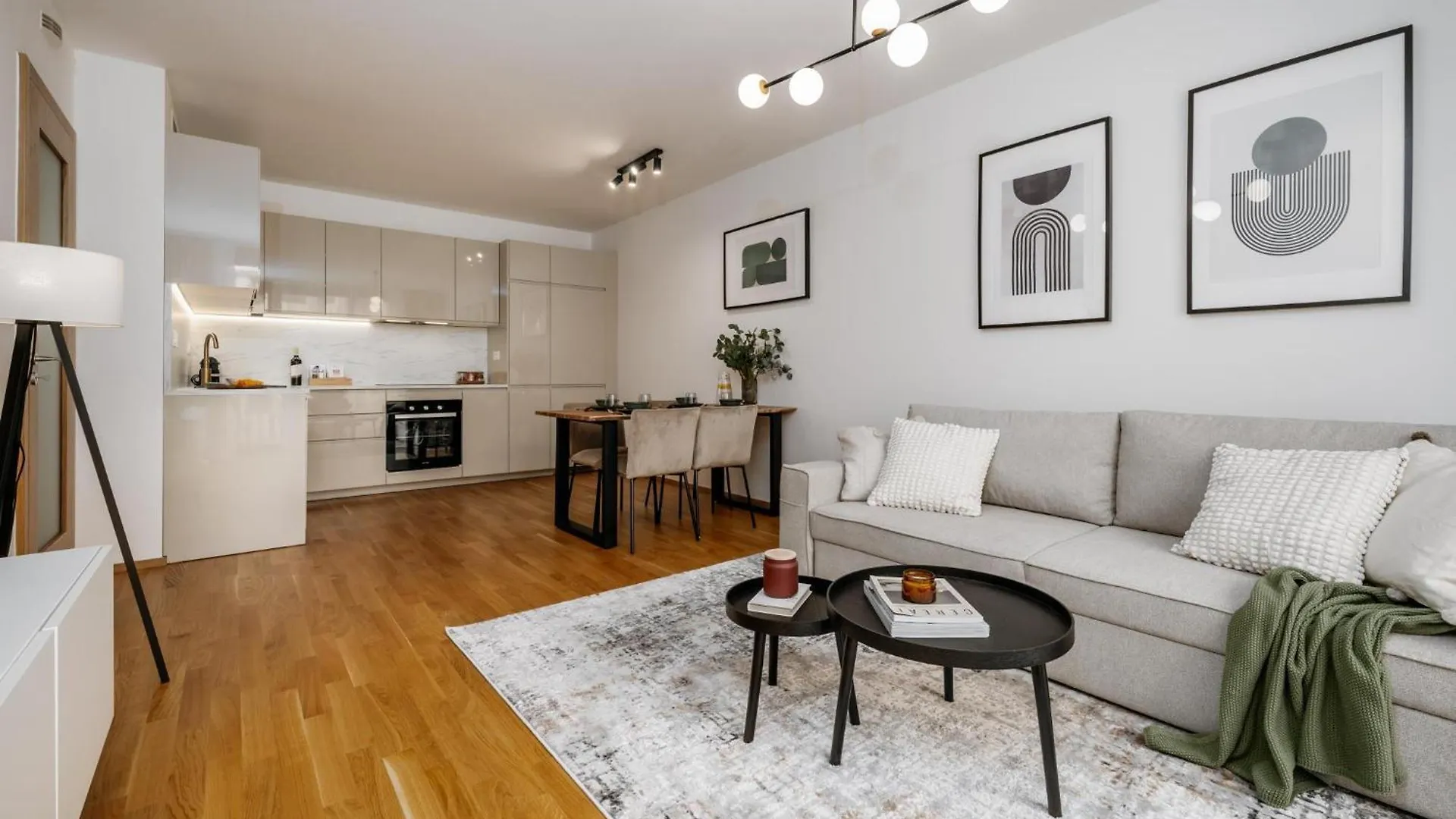 Prague Days - 1Bdr Apt - Garage - Balcony - Great City Access Διαμέρισμα